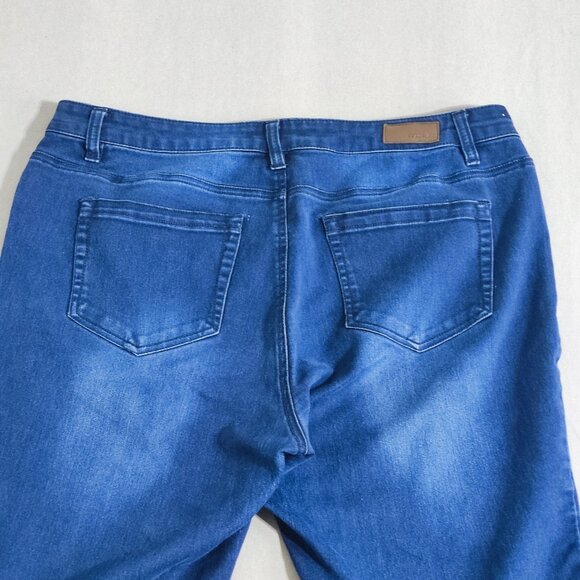 Kenneth Cole Reaction jeans women's size 14 dark wash blue skinny straight leg - Picture 4 of 14